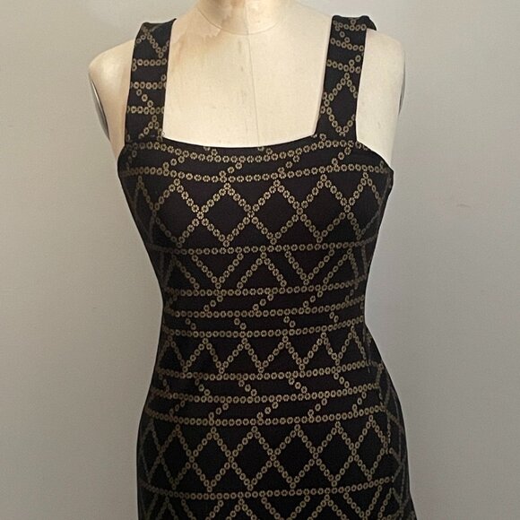 H&M Dresses & Skirts - Black & Gold Geometric Print Bodycon Dress